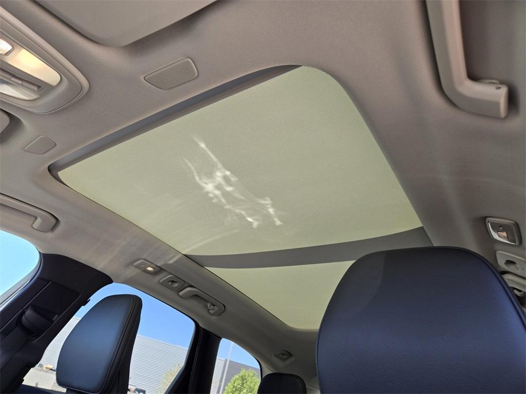 new 2025 Volvo XC60 car, priced at $50,900