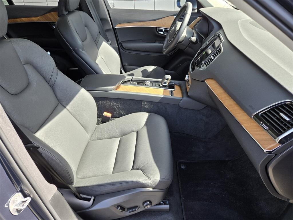 new 2025 Volvo XC90 Plug-In Hybrid car, priced at $73,306