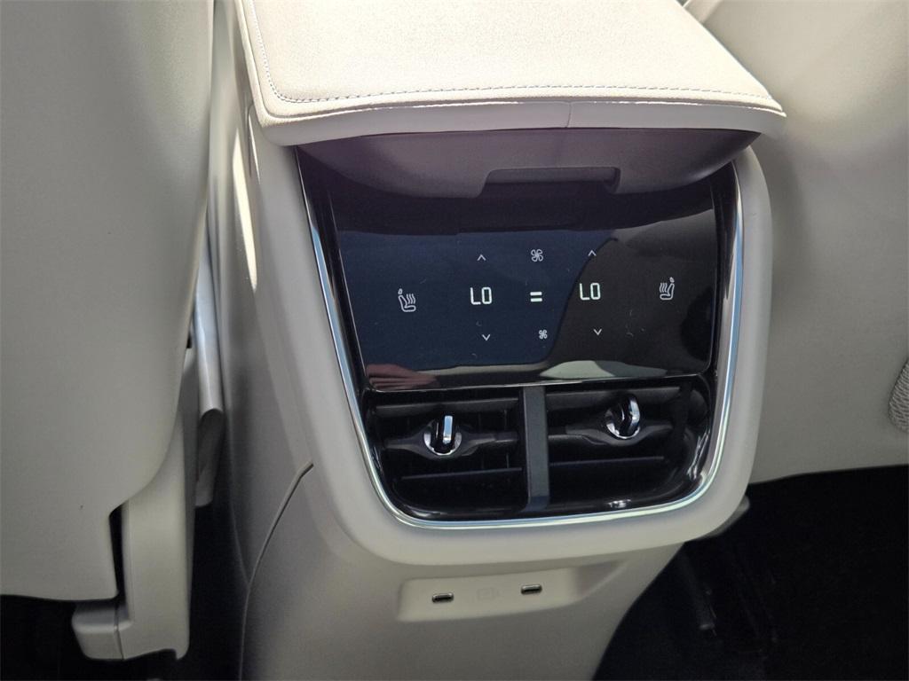 new 2025 Volvo EX90 car, priced at $91,990
