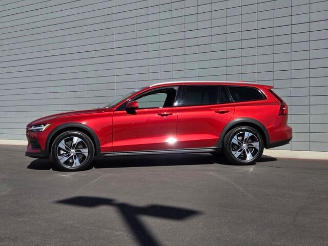 used 2020 Volvo V60 Cross Country car, priced at $31,248