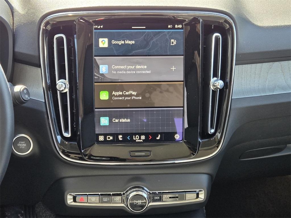 new 2025 Volvo XC40 car, priced at $42,273