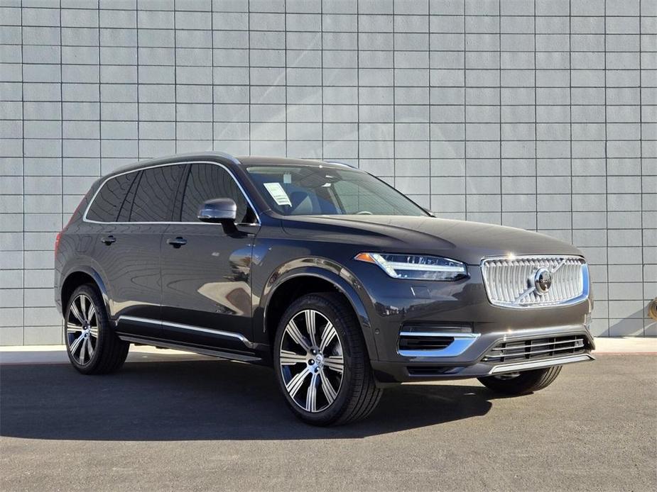 new 2025 Volvo XC90 Plug-In Hybrid car