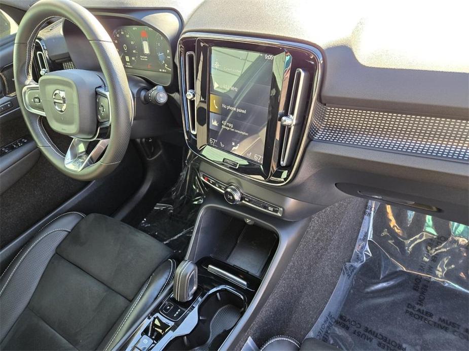 used 2020 Volvo XC40 car, priced at $26,974