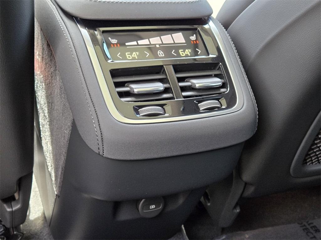 new 2025 Volvo XC90 car, priced at $65,055