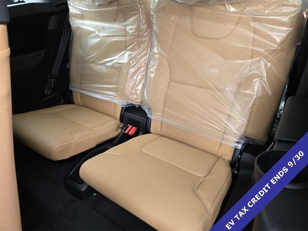 new 2025 Volvo XC90 Plug-In Hybrid car, priced at $79,256