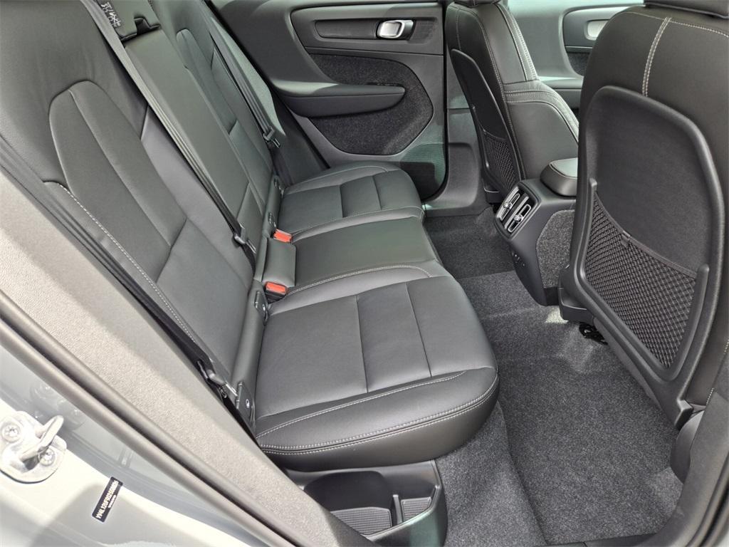 new 2025 Volvo XC40 car, priced at $51,565