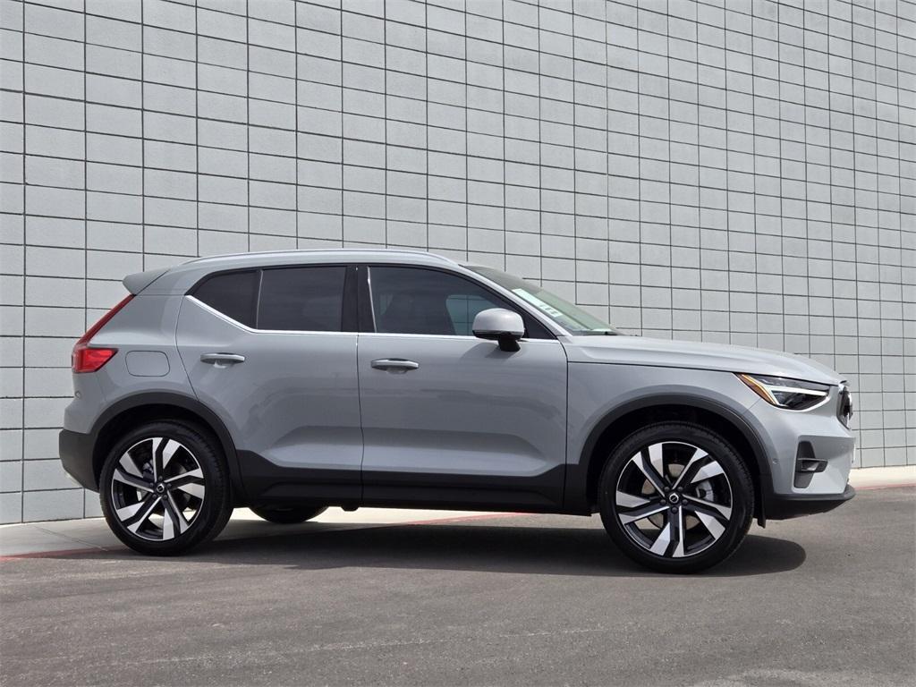new 2025 Volvo XC40 car, priced at $51,565