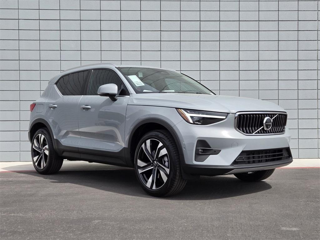 new 2025 Volvo XC40 car, priced at $51,565