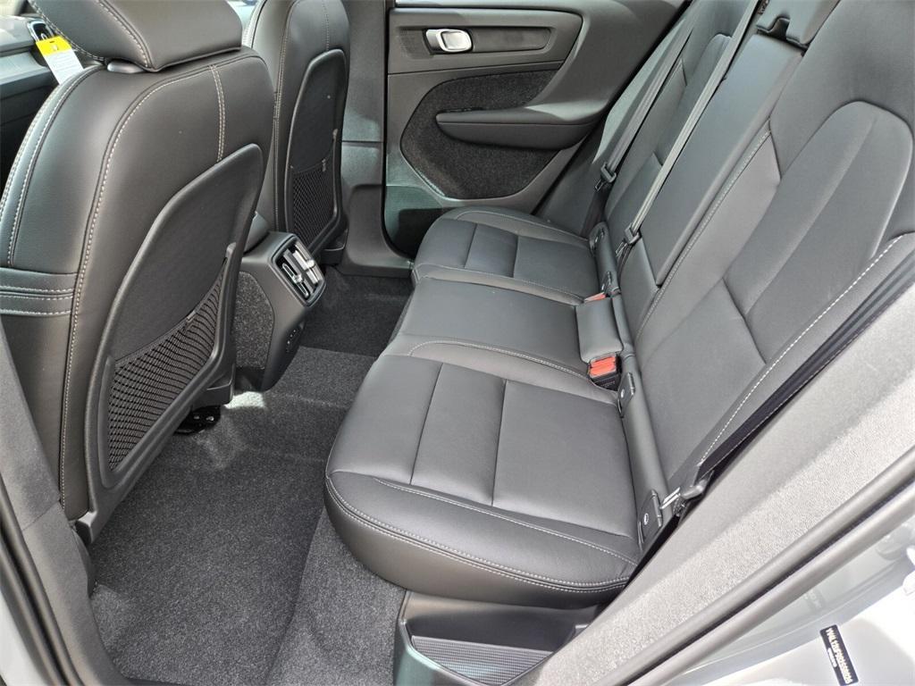 new 2025 Volvo XC40 car, priced at $51,565