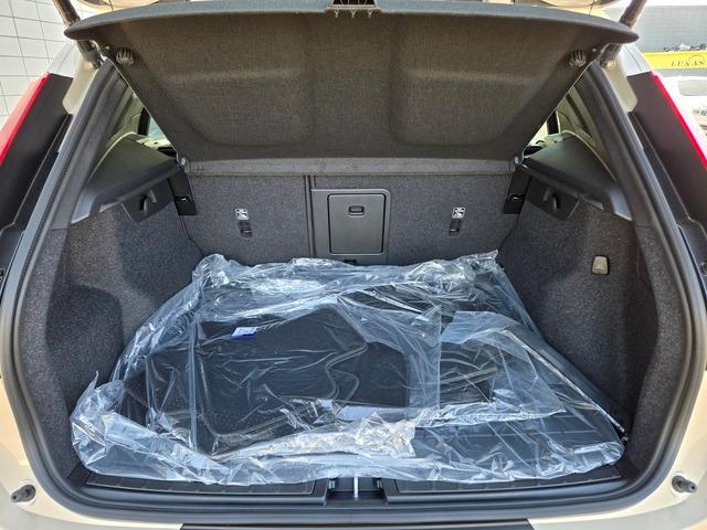 new 2025 Volvo XC40 car, priced at $42,382