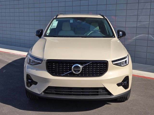 new 2025 Volvo XC40 car, priced at $42,382