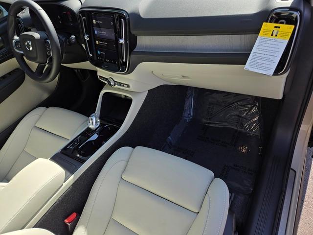 new 2025 Volvo XC40 car, priced at $42,382