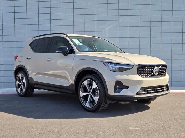 new 2025 Volvo XC40 car, priced at $42,382