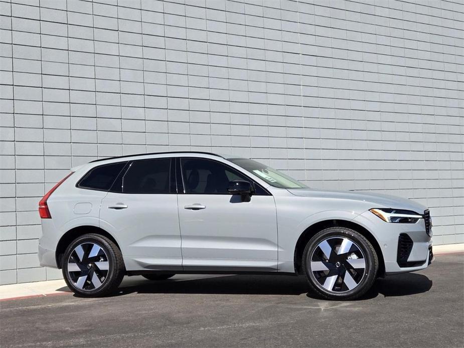 new 2025 Volvo XC60 Plug-In Hybrid car