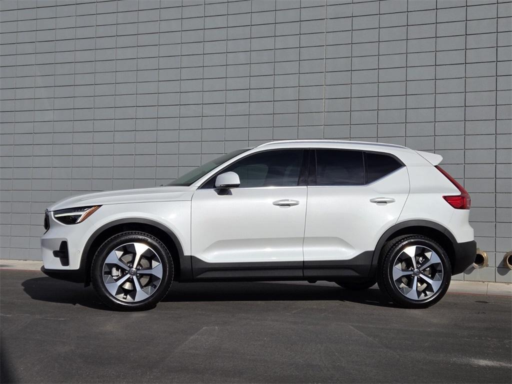 new 2025 Volvo XC40 car, priced at $45,715