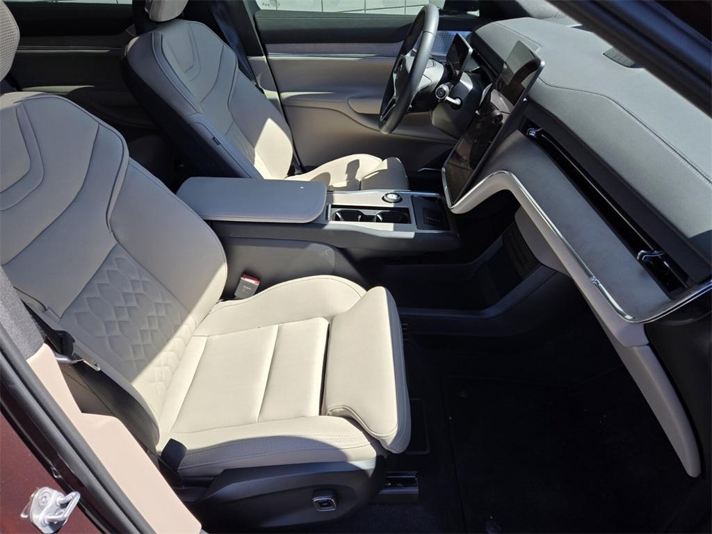 new 2025 Volvo EX90 car, priced at $88,432