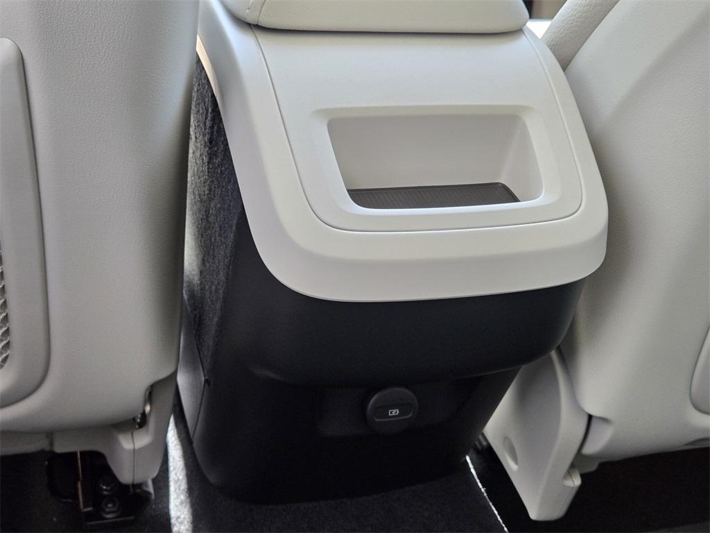 new 2025 Volvo XC60 car, priced at $49,815