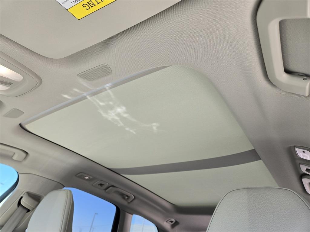 new 2025 Volvo XC60 car, priced at $49,815