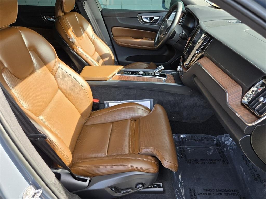 used 2023 Volvo XC60 Recharge Plug-In Hybrid car, priced at $54,289