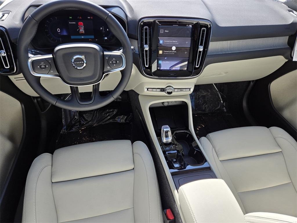new 2025 Volvo XC40 car, priced at $46,954