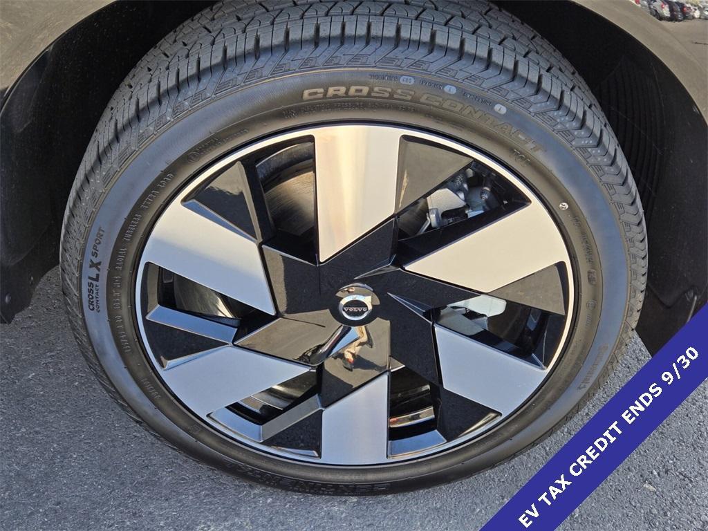 new 2025 Volvo XC60 Plug-In Hybrid car, priced at $64,681