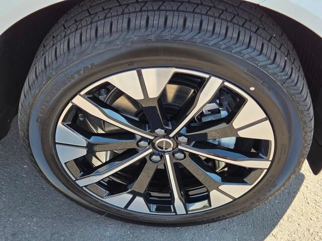 new 2026 Volvo XC60 car, priced at $54,985