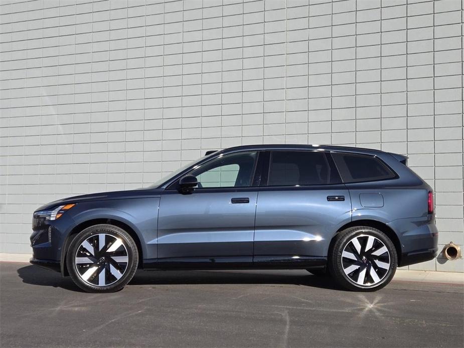 new 2025 Volvo EX90 car, priced at $92,840