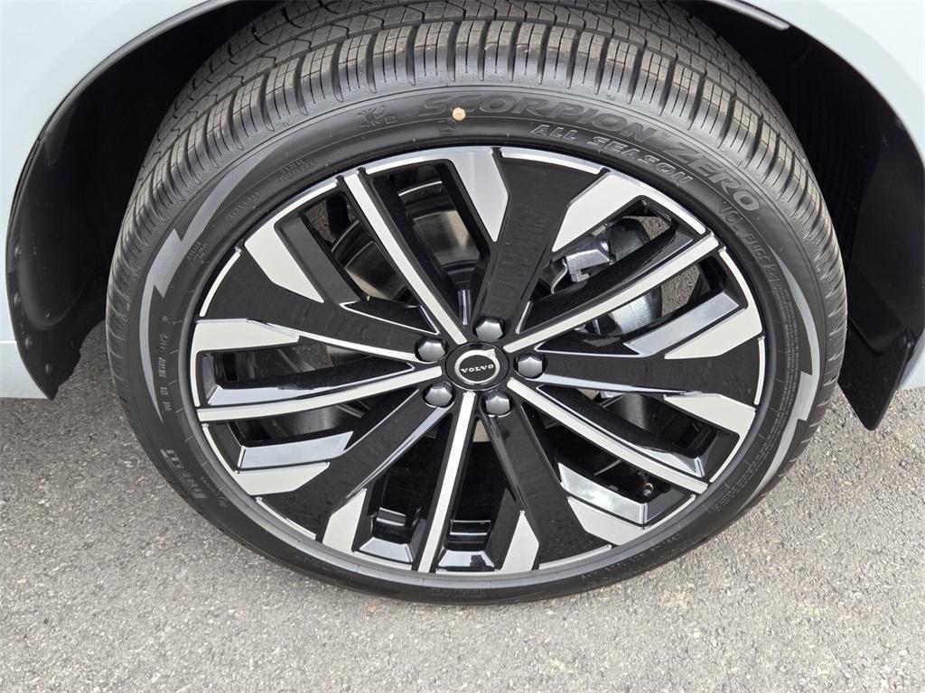 new 2026 Volvo XC60 car, priced at $60,935