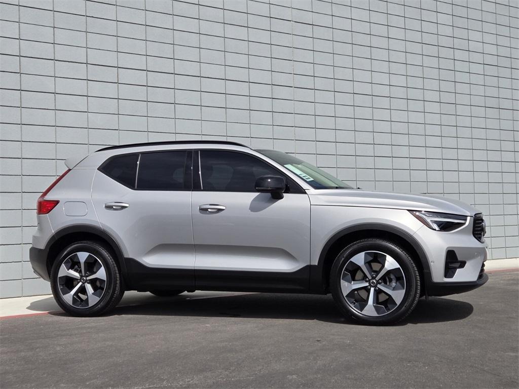 new 2025 Volvo XC40 car, priced at $46,750