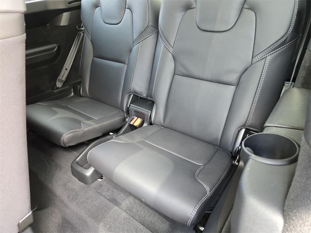 new 2025 Volvo XC90 Plug-In Hybrid car