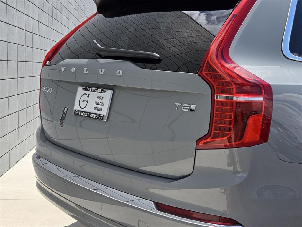 new 2025 Volvo XC90 Plug-In Hybrid car