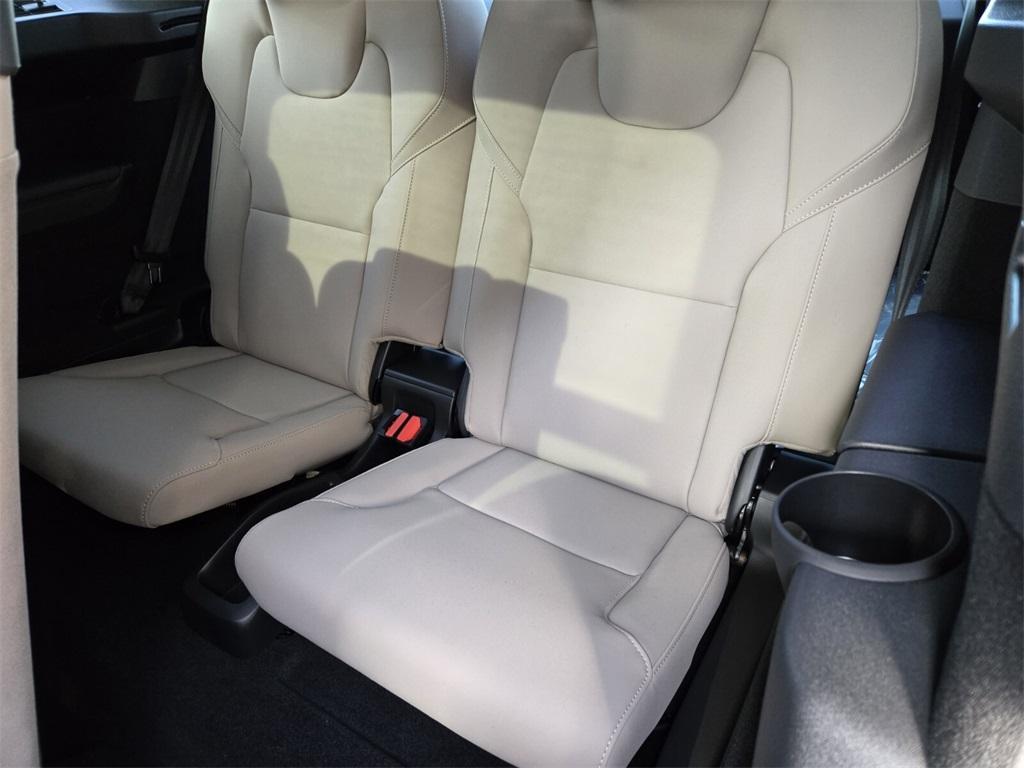 new 2025 Volvo XC90 car, priced at $57,553