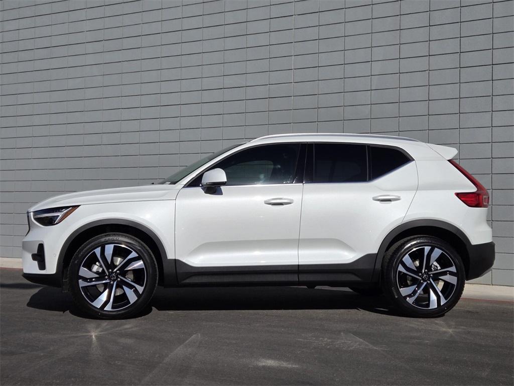 new 2025 Volvo XC40 car, priced at $51,015