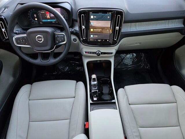new 2025 Volvo XC40 car, priced at $49,015