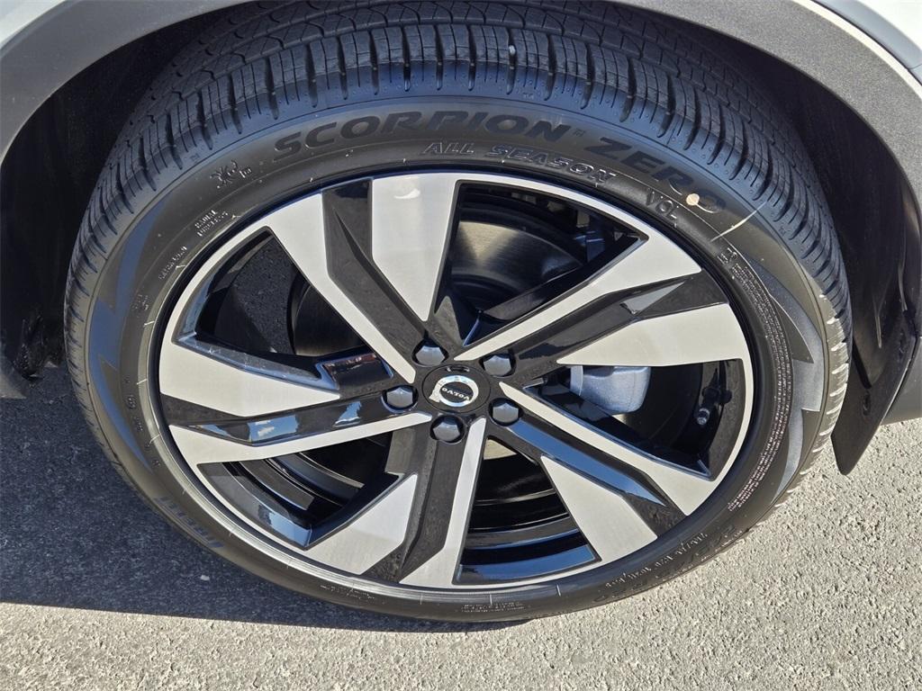 new 2025 Volvo XC40 car, priced at $51,015