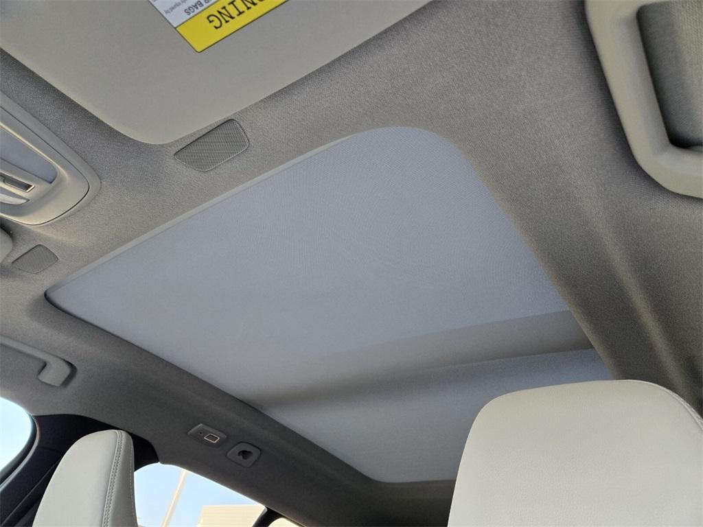 new 2025 Volvo XC40 car, priced at $51,015