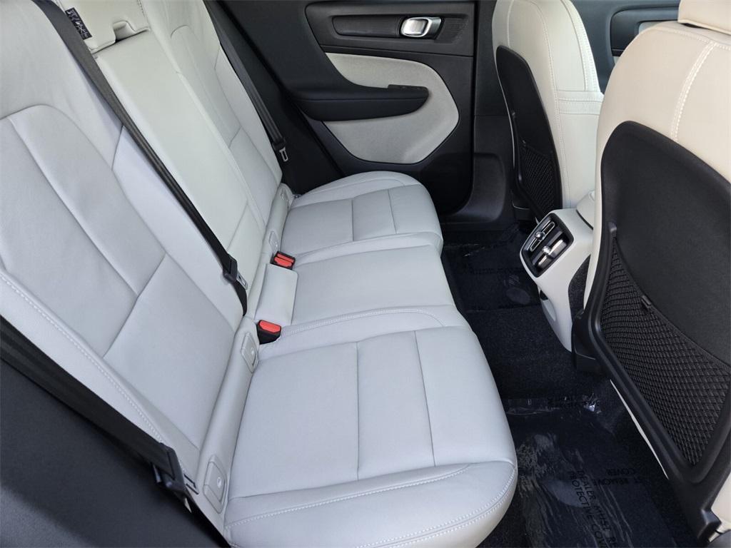 new 2025 Volvo XC40 car, priced at $51,015