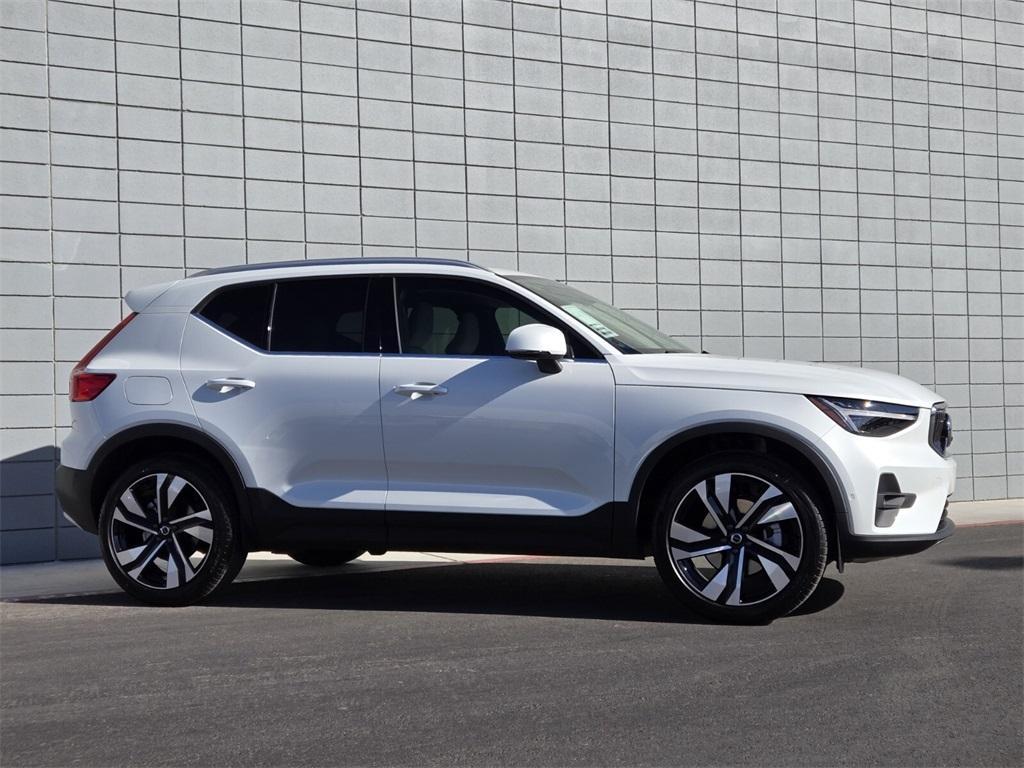 new 2025 Volvo XC40 car, priced at $51,015