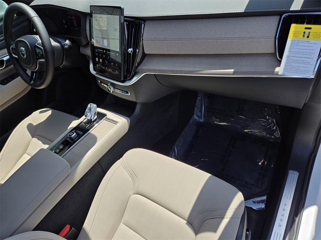 new 2025 Volvo XC90 car, priced at $65,155