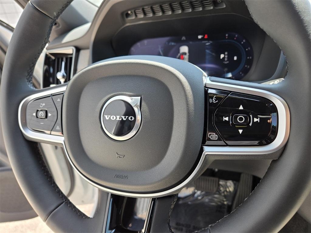 new 2025 Volvo XC90 car, priced at $65,155