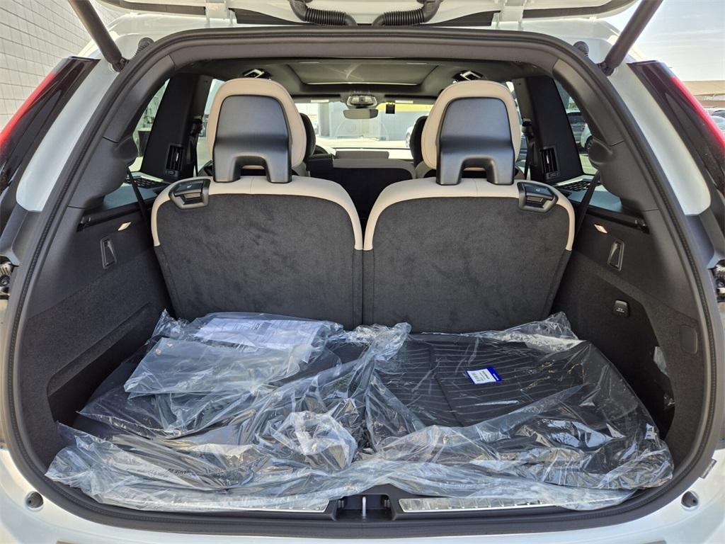 new 2025 Volvo XC90 car, priced at $64,006