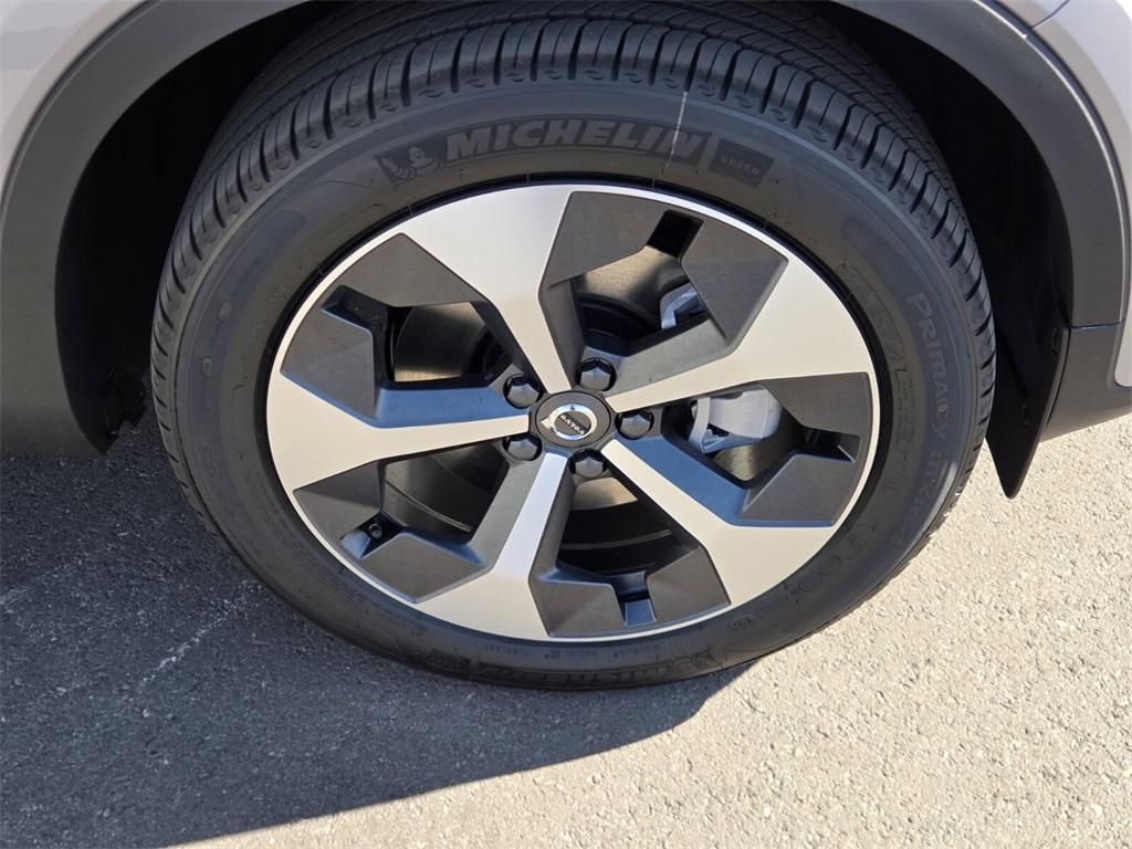 new 2026 Volvo XC40 car, priced at $44,975