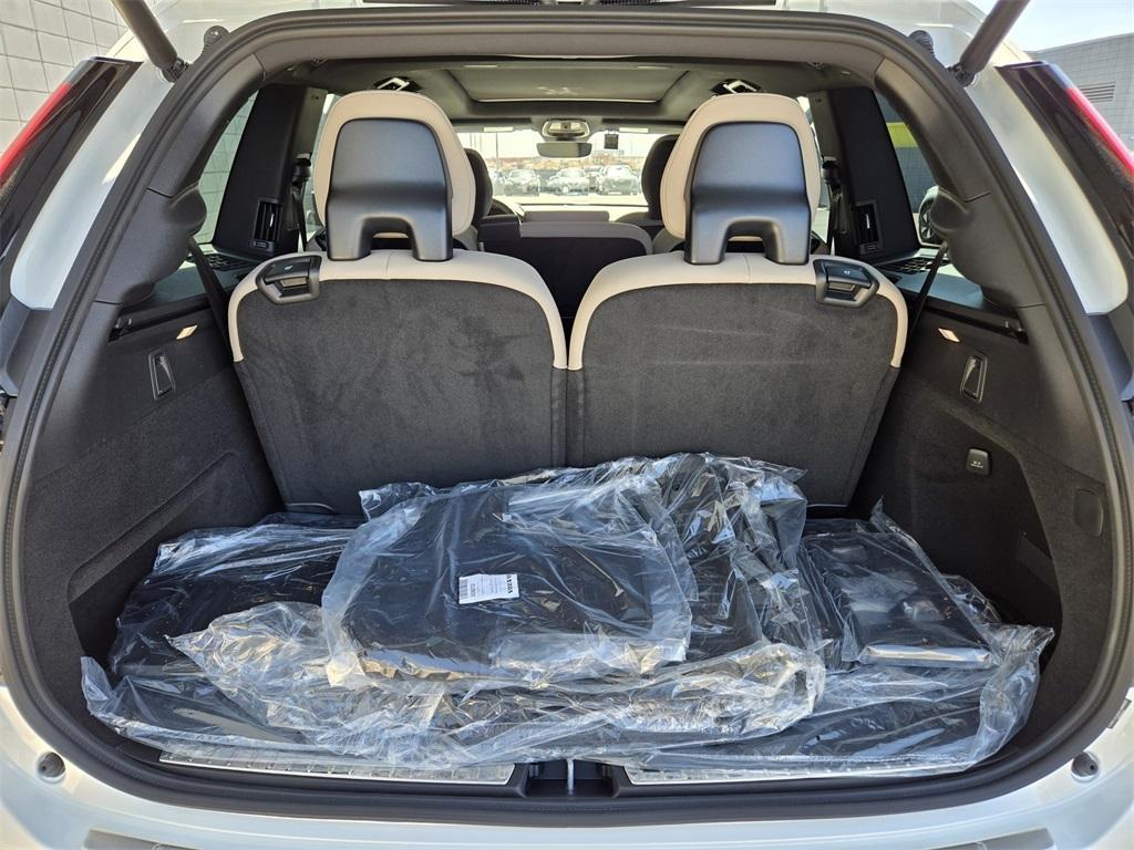 new 2025 Volvo XC90 car, priced at $60,622