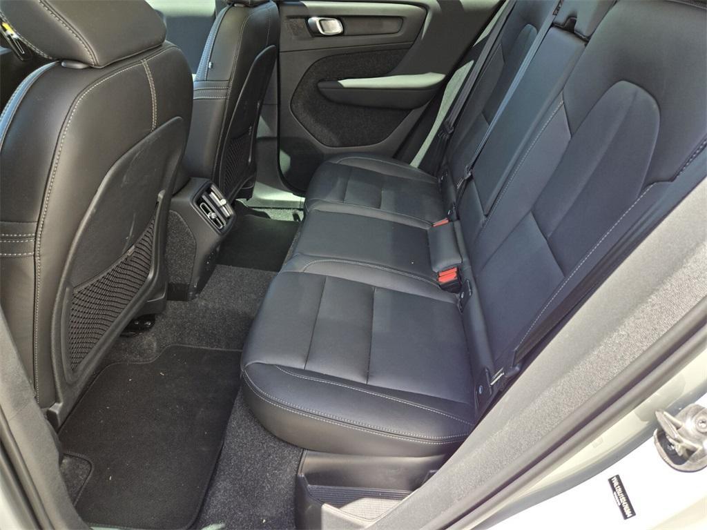 new 2025 Volvo XC40 car, priced at $45,215