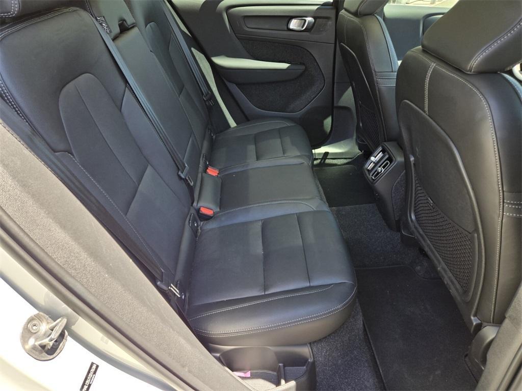 new 2025 Volvo XC40 car, priced at $45,215