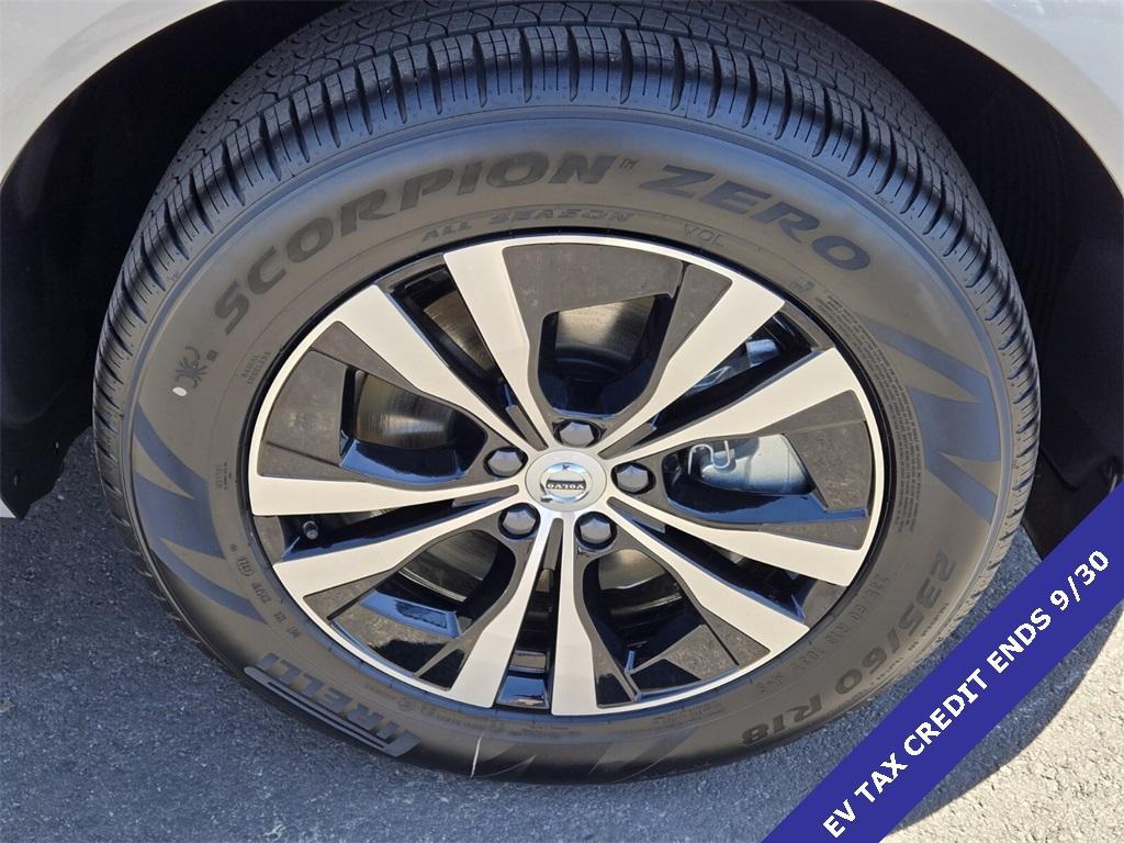 new 2025 Volvo XC60 Plug-In Hybrid car, priced at $60,517
