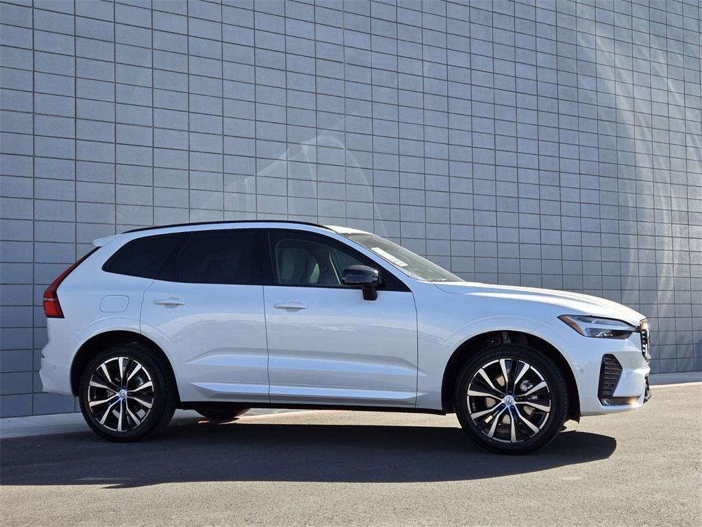 new 2025 Volvo XC60 car, priced at $55,930