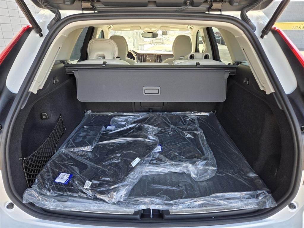 new 2025 Volvo XC60 car, priced at $55,930