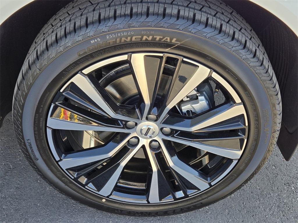 new 2025 Volvo XC60 car, priced at $55,930