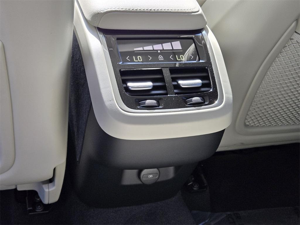 new 2025 Volvo XC60 car, priced at $55,930